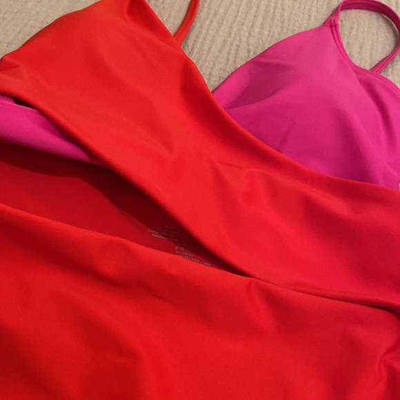 Summersalt Vibrant Red and Pink Swimwear. Size 4 - Picture 7 of 10
